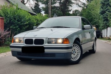 BMW 320i Niski Przebieg 39 tyś. Super Stan Klima Sedan